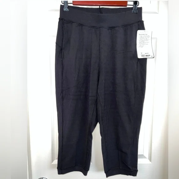 Lululemon Rejuvenate Crop Pants. NWT - Picture 4 of 4